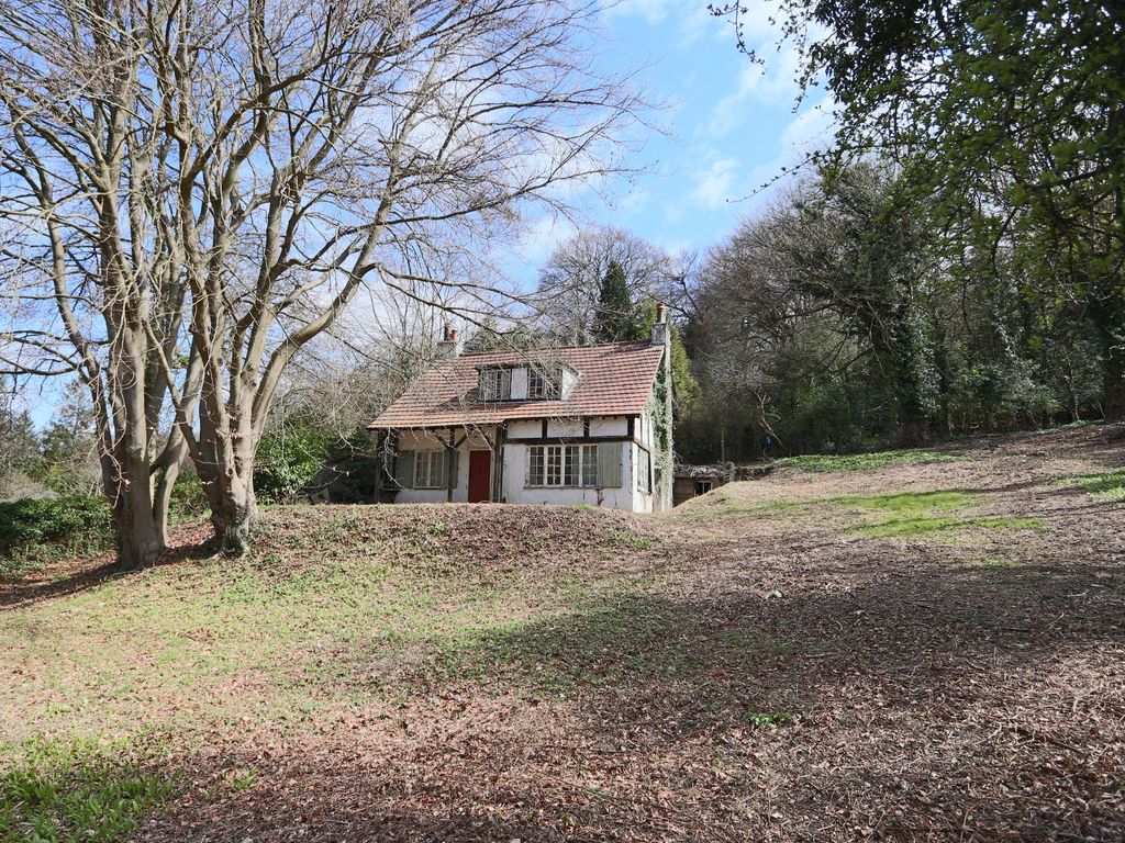 3 bed cottage for sale in Weald Way, Caterham CR3, £669,000 Zoopla