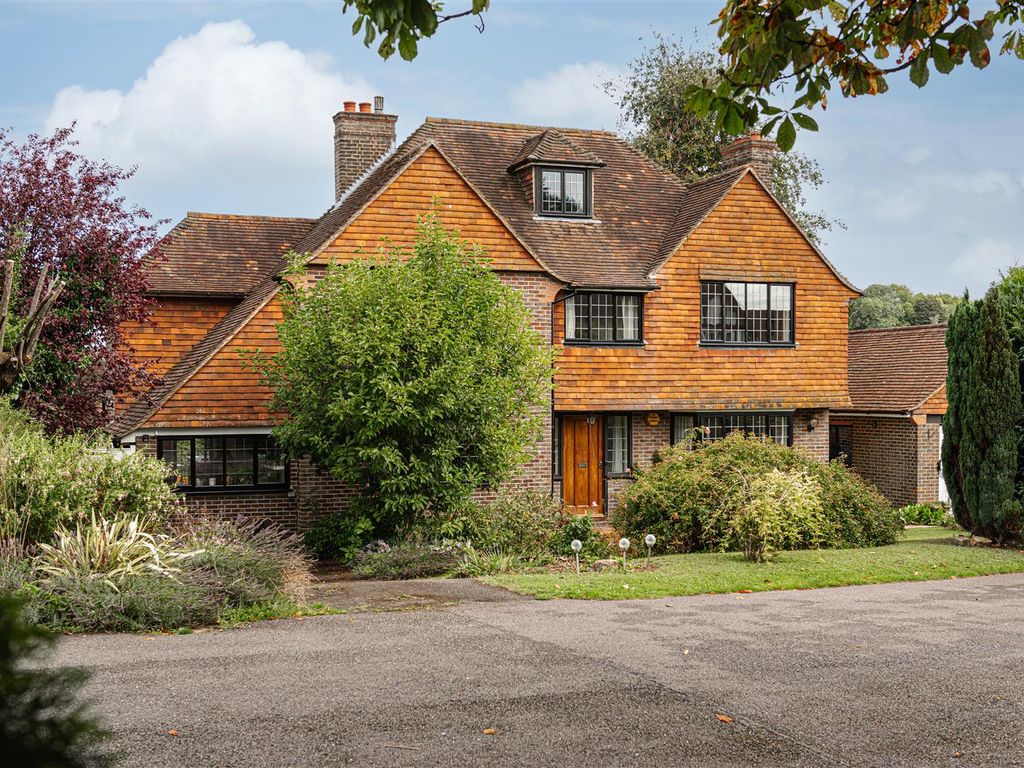 4 bed detached house for sale in Church Hill, Merstham, Redhill RH1, £