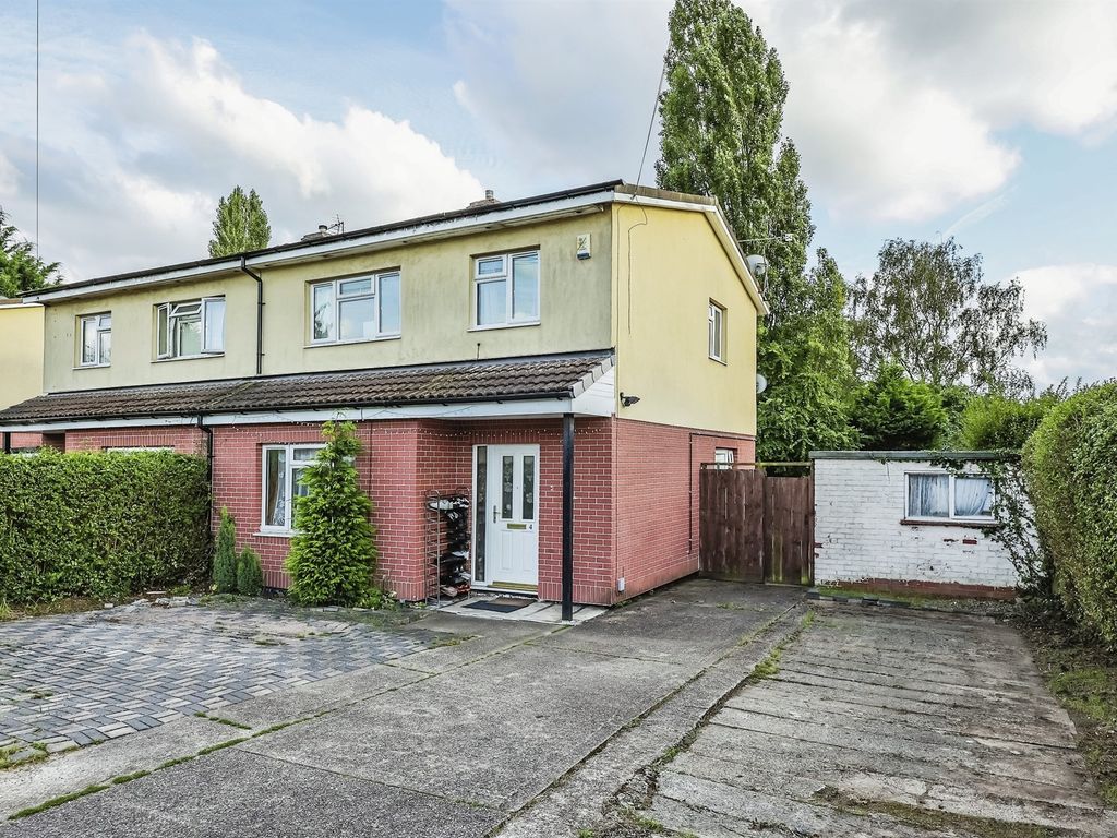 3 bed semidetached house for sale in Earls Close, Bilborough