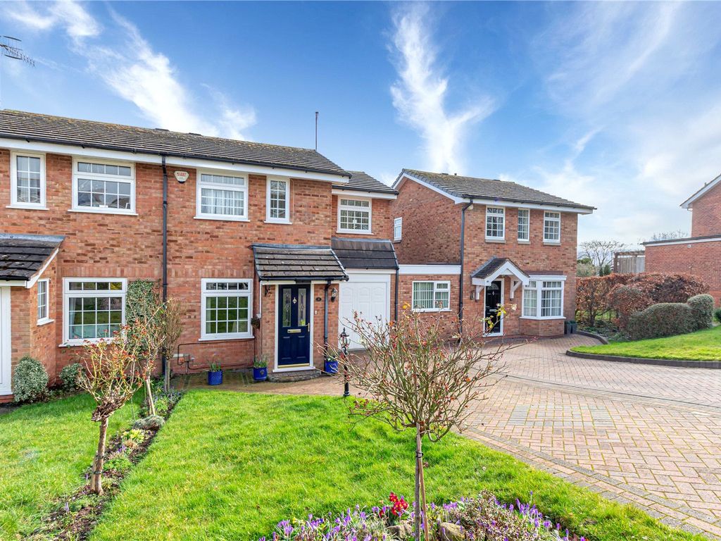 3 bed semidetached house for sale in Kingscote Close, Redditch