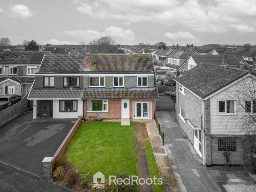 5 bed semidetached house for sale in Westmorland Way, Sprotbrough