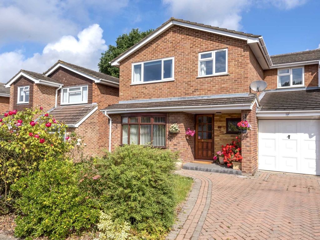 4 bed detached house for sale in Proctors Road, Wokingham RG40 Zoopla