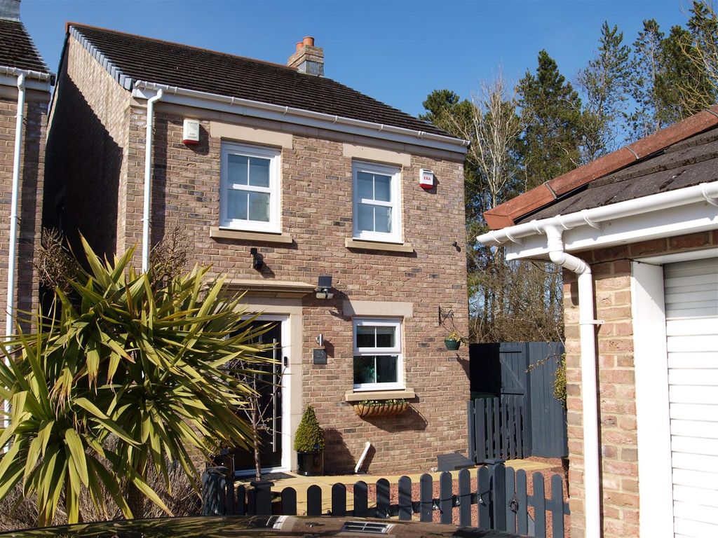 3 bed detached house for sale in Aysgarth, Cramlington NE23 Zoopla