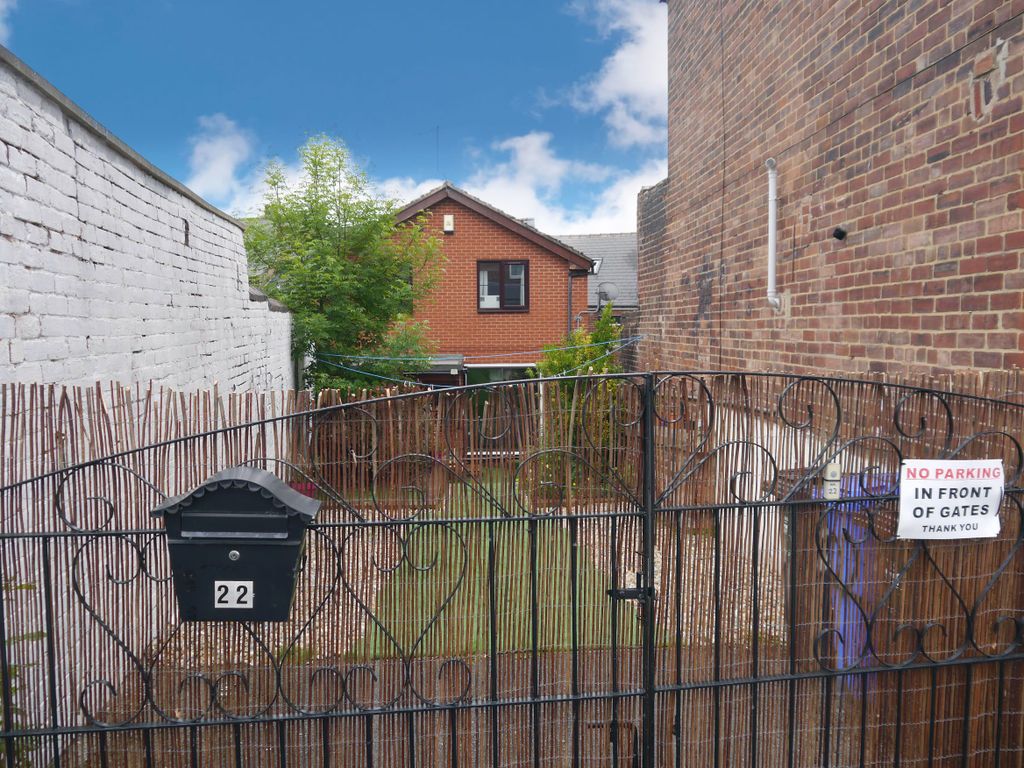 2 bed detached house for sale in Shirley Road, Sheffield S3, £145,000