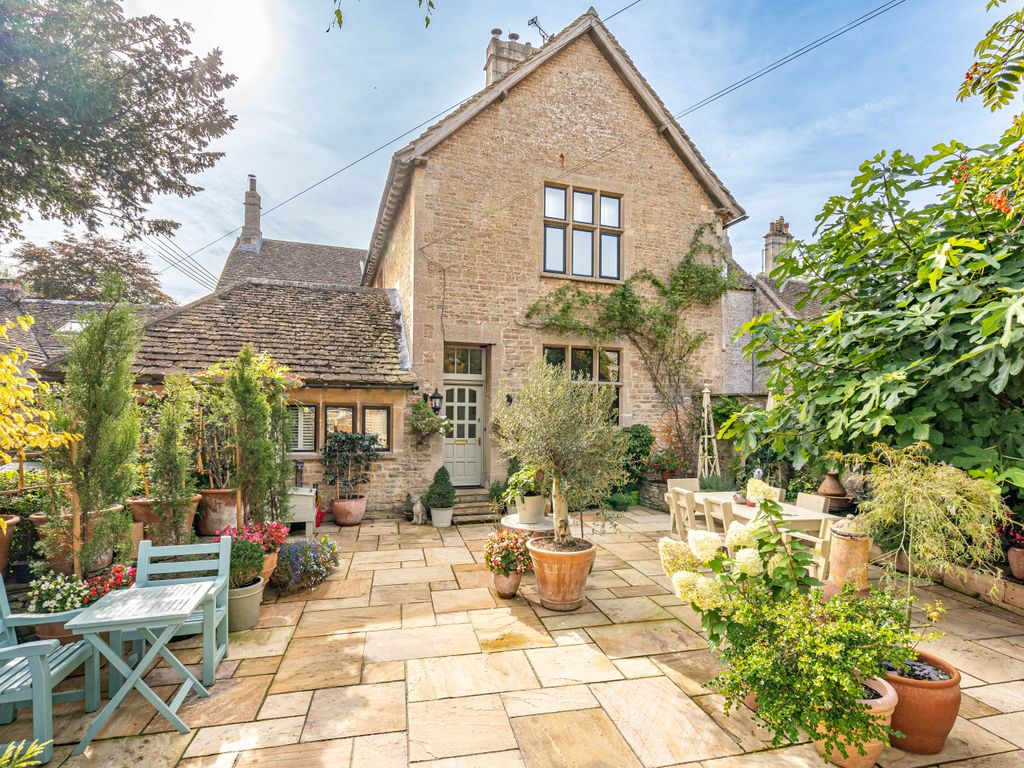 3 bed semidetached house for sale in Court Gardens, Stanton St