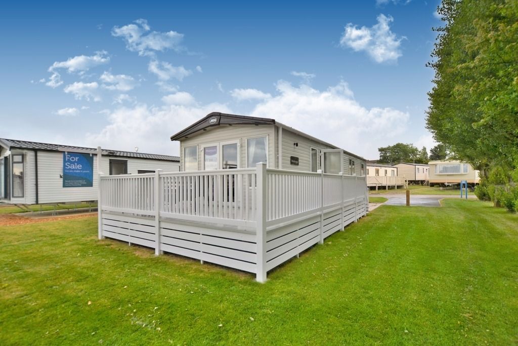 3 bed mobile/park home for sale in Manor Road, Hunstanton, Norfolk PE36