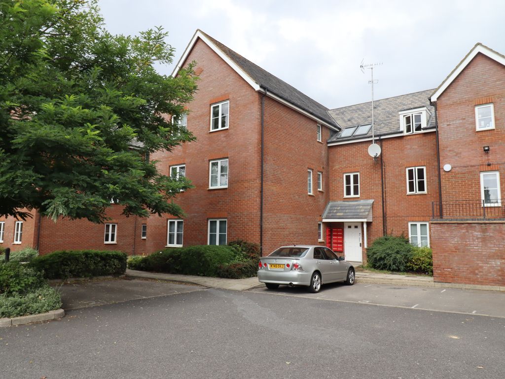 2 bed flat to rent in Hughes Croft, Bletchley, Milton Keynes MK3 Zoopla