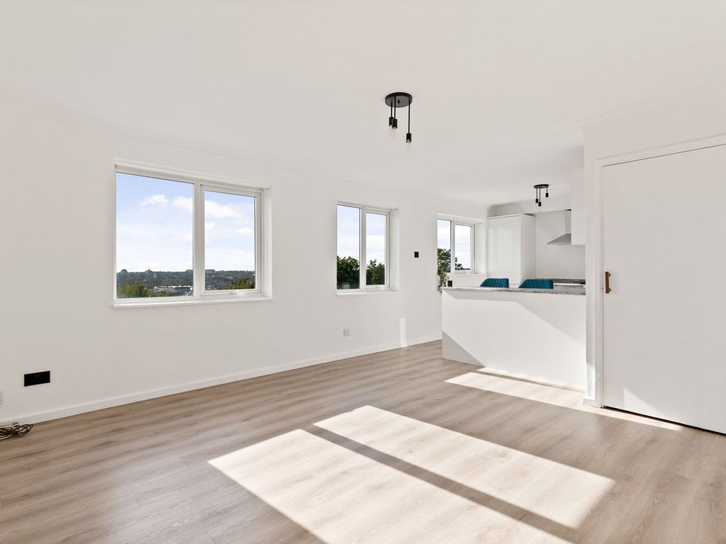 2 bed flat for sale in Holywell Avenue, Folkestone CT19, £180,000 Zoopla