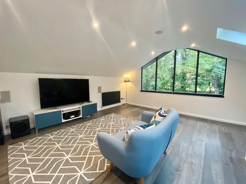 1 bed flat to rent in Woodbridge Drive, Camberley GU15, £1,100 pcm Zoopla