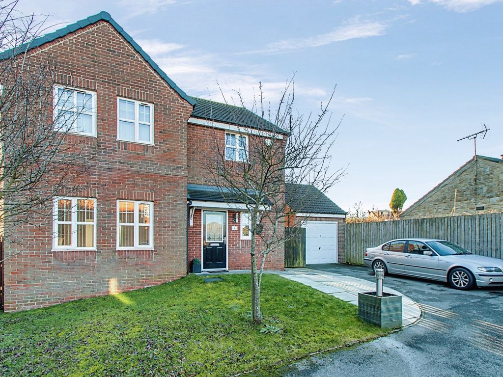 4 bed detached house for sale in The Chase, Tingley, Wakefield, West