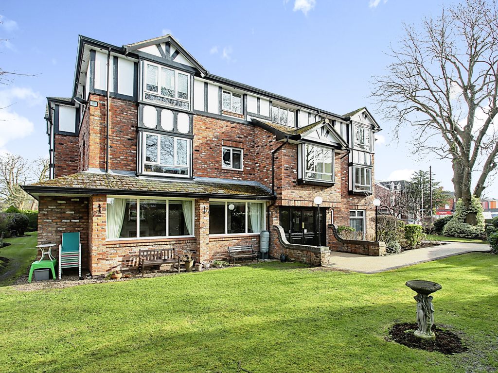 1 bed flat for sale in The Crescent, Cheadle, Greater Manchester SK8 Zoopla