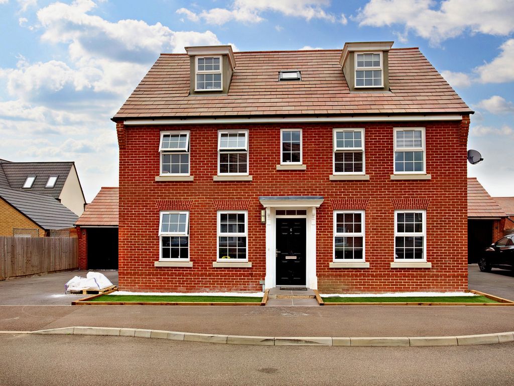 5 bed property for sale in Chessum Road, Langford, Biggleswade SG18, £