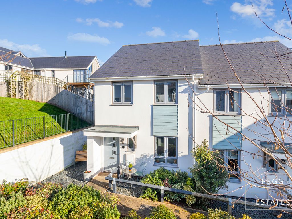 3 bed semidetached house for sale in Plantation Way, Torquay TQ2, £