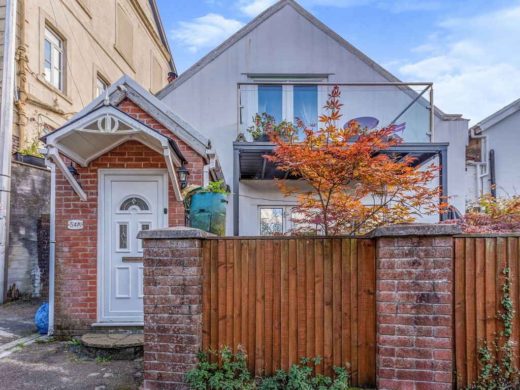 3 bed semidetached bungalow for sale in Oxford Street, Pontycymer