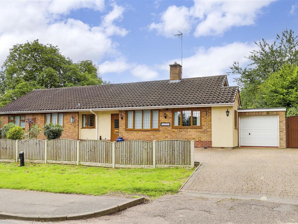 3 bed detached bungalow for sale in Village Street, Edwalton