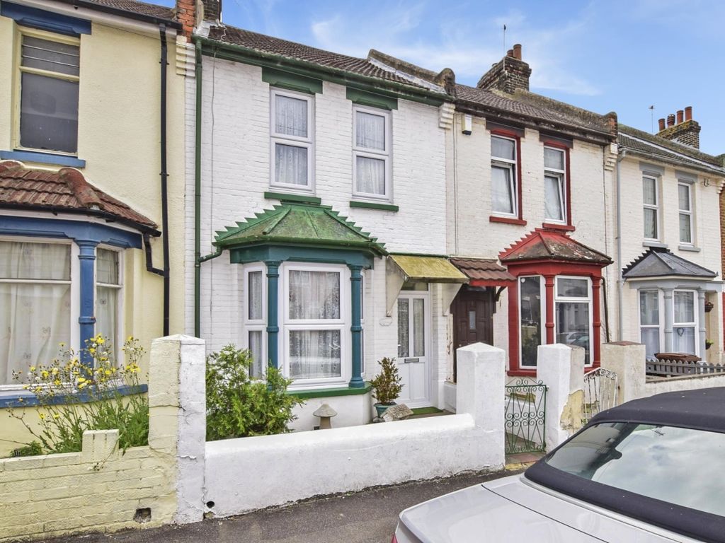 3 bed terraced house to rent in Gordon Road, Strood, Rochester ME2 Zoopla
