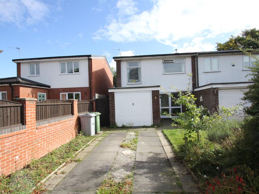 3 bed semidetached house for sale in Lesley Road, Stretford