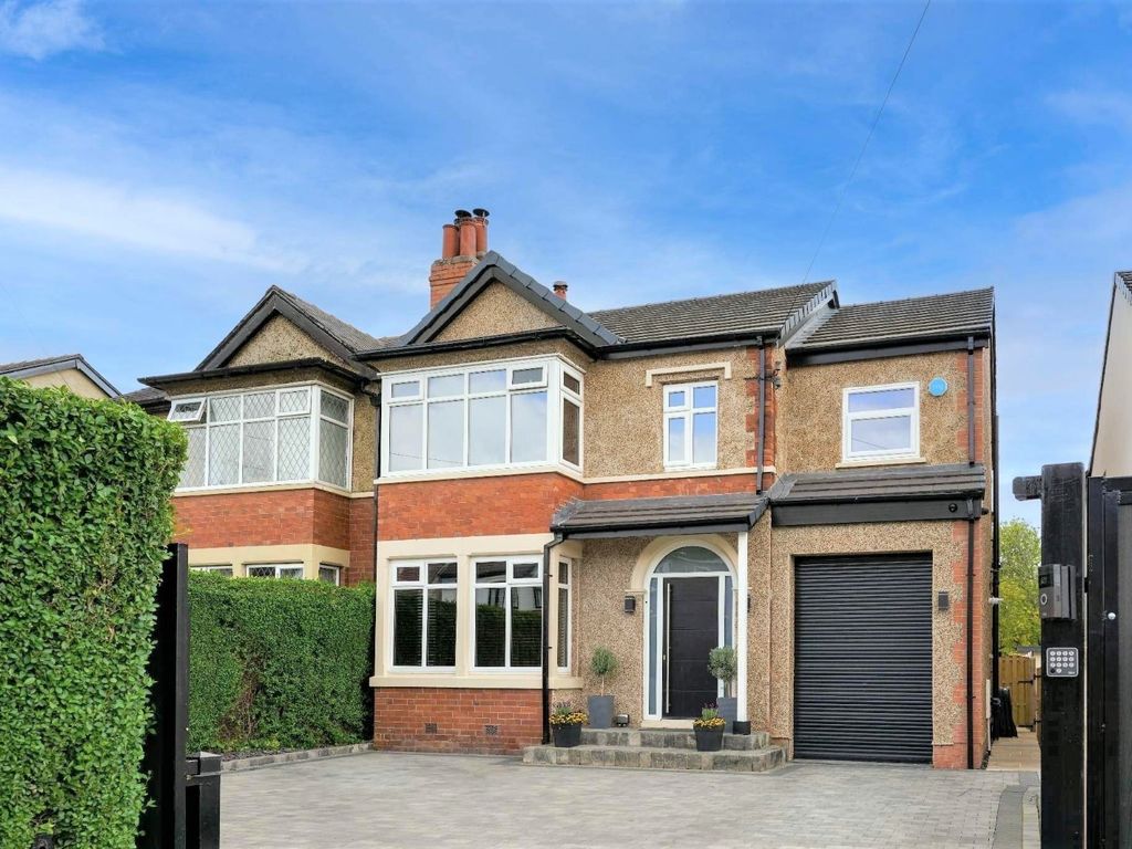 4 bed semidetached house for sale in Temple Gate, Leeds, West
