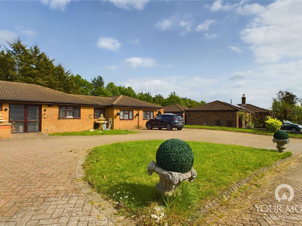 4 bed bungalow for sale in Donovan Court, Weston Favell, Northampton