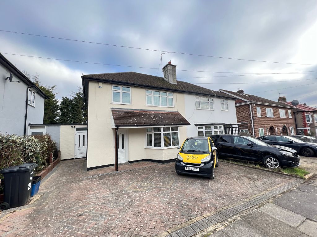 3 bed semidetached house for sale in Montfort Gardens, Barkingside IG6