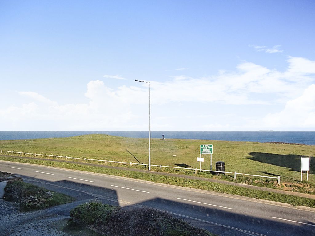 2 bed flat for sale in Pentire Avenue, Pentire, Newquay, Cornwall TR7