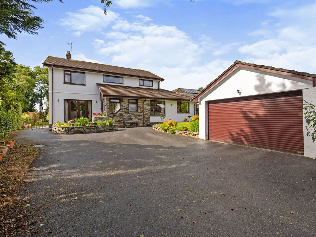 5 bed detached house for sale in Castle Street, Bodmin, Cornwall PL31