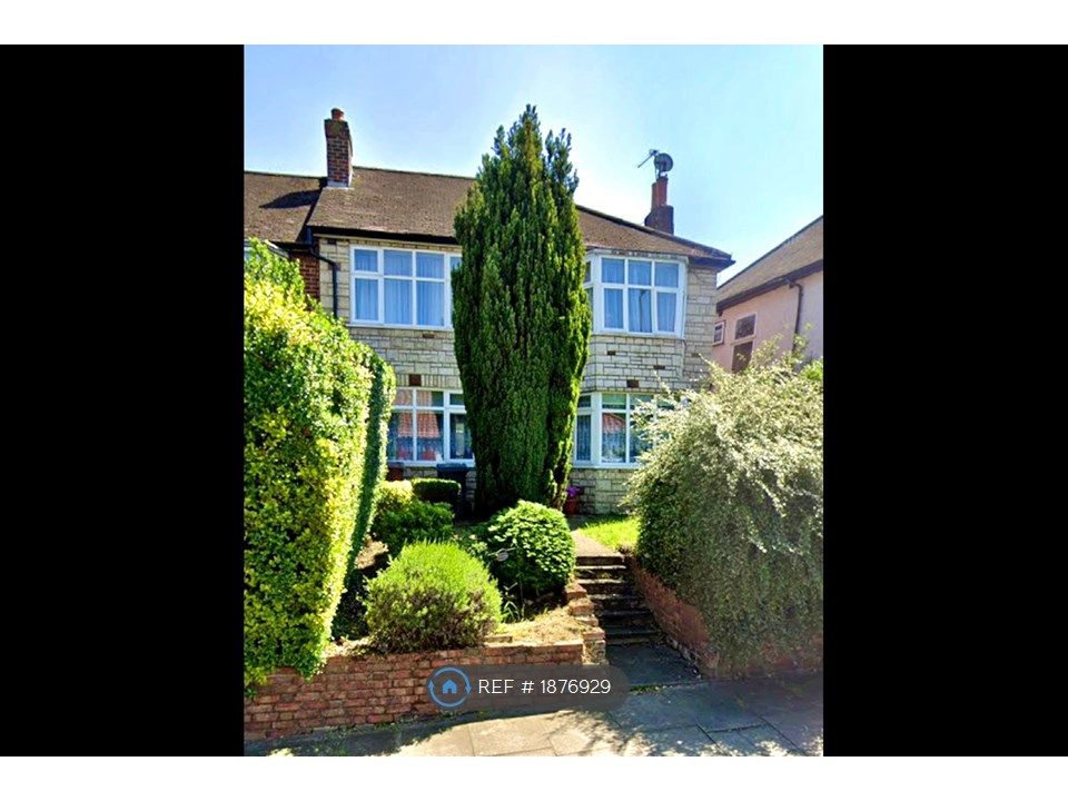 2 bed to rent in Selwyn Court, Edgware HA8, £1,750 pcm Zoopla