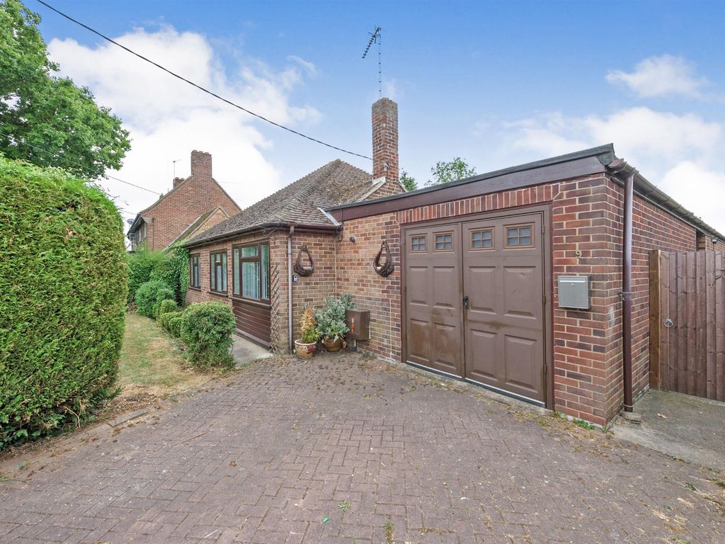 3 bed detached bungalow for sale in Morborne Road, Folksworth