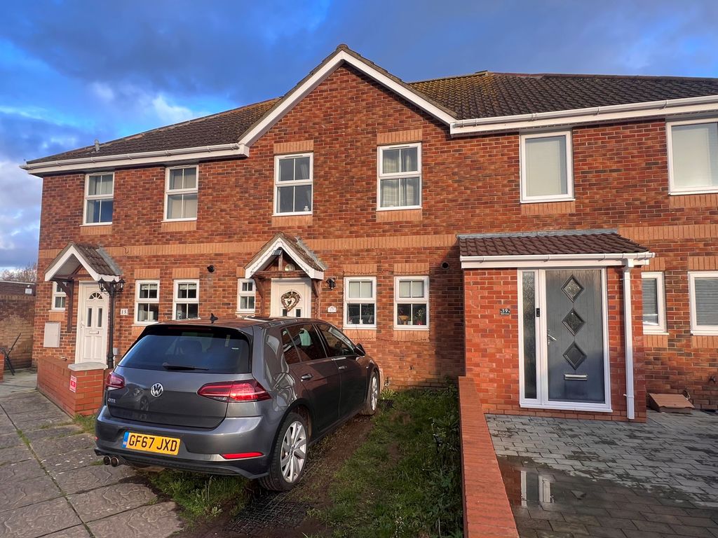 3 bed terraced house for sale in Gull Close, Gosport PO13, £275,000 Zoopla