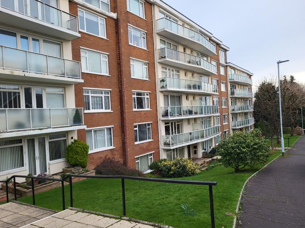 2 bed flat to rent in Brynfield Court, Langland, Swansea SA3, £895 pcm