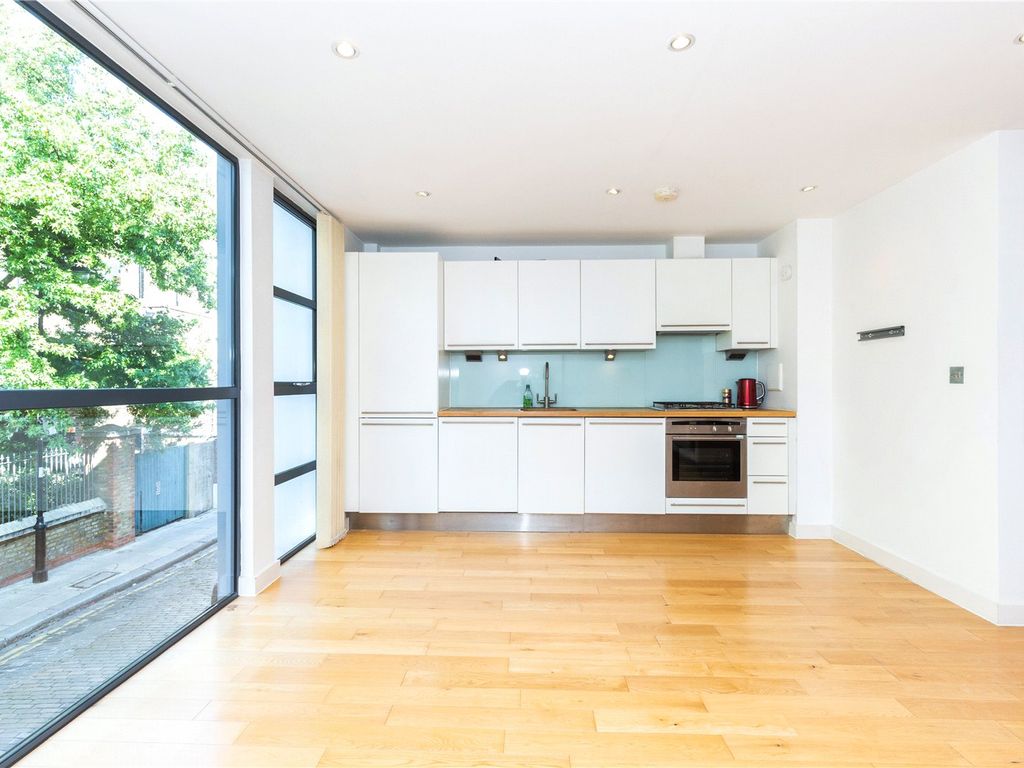 2 bed flat to rent in Bouton Place, Waterloo Terrace, Islington, London