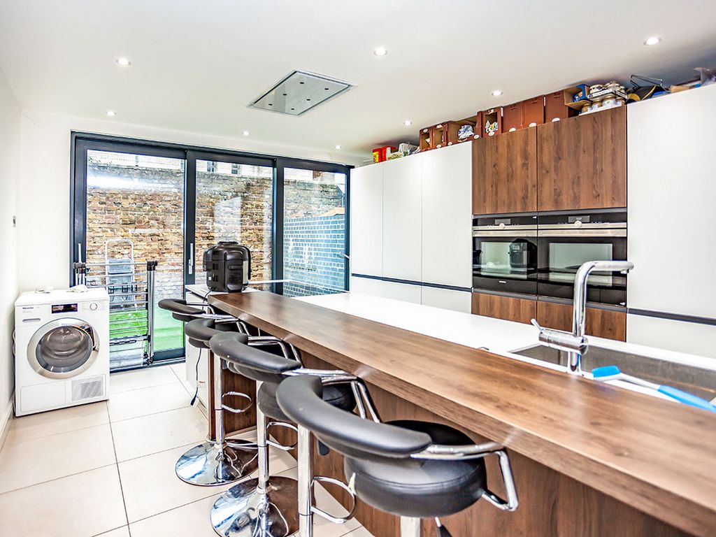 Woodford Road Watford Hertfordshire WD17  