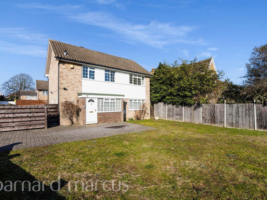 3 bed detached house for sale in The Avenue, Worcester Park KT4 Zoopla