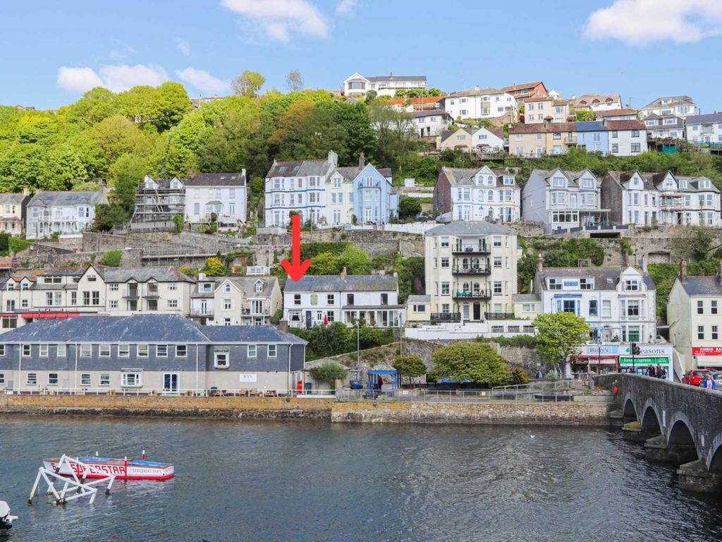 2 bed end terrace house for sale in River View Station Road, East Looe