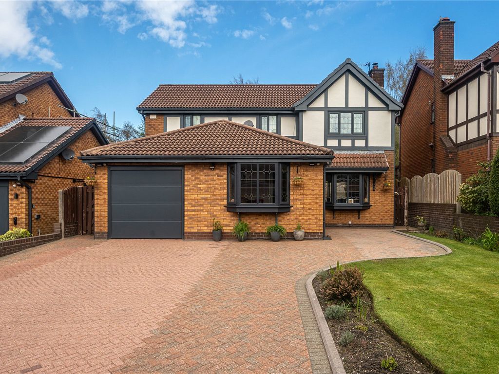5 bed detached house for sale in Lytham Close, AshtonUnderLyne