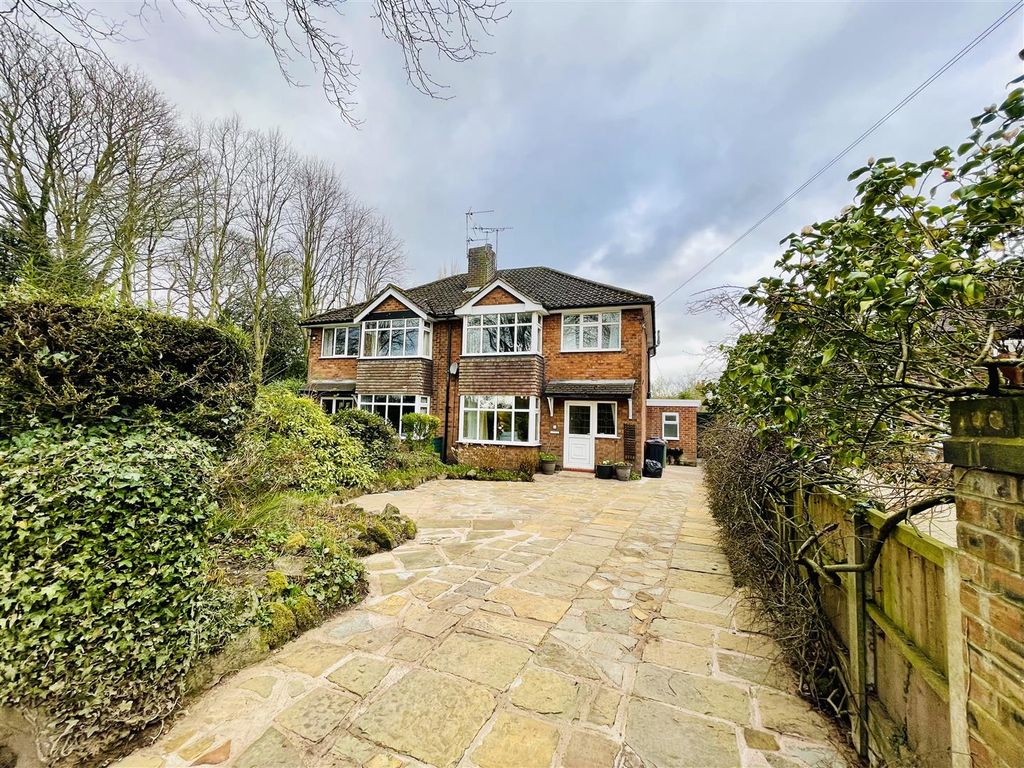 4 bed semidetached house for sale in Moss Road, Winnington, Northwich