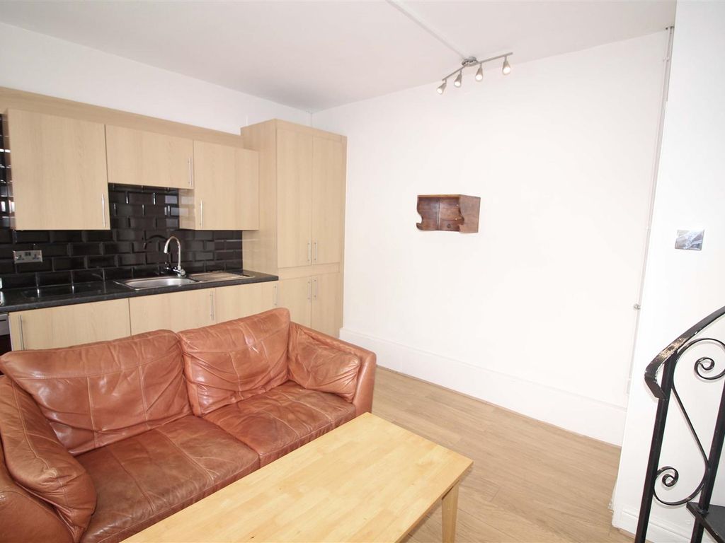 1 bed detached house to rent in Radnor Road, Canton, Cardiff CF5, £895