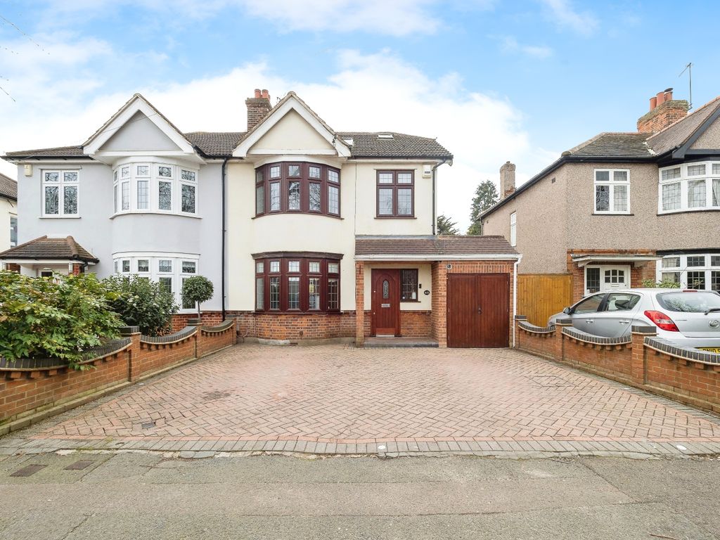 5 bed semidetached house for sale in Osborne Road, Hornchurch RM11, £
