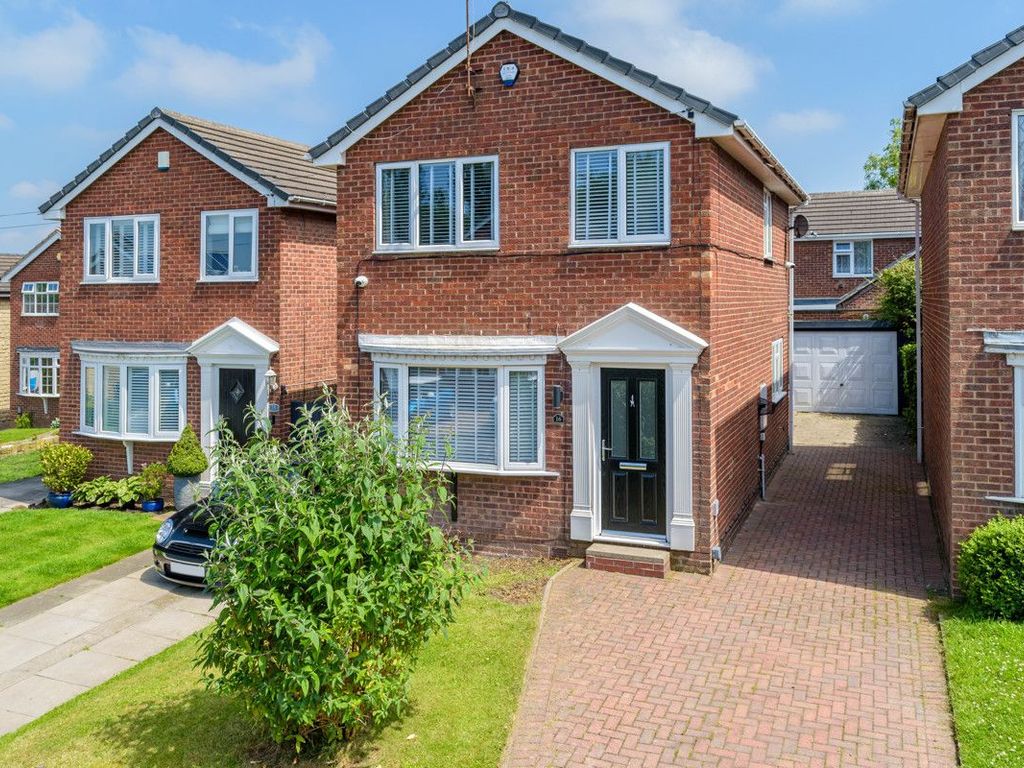 3 bed detached house for sale in Moorside Vale, Drighlington, Bradford