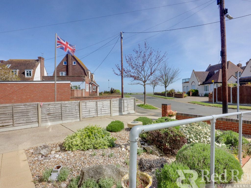 5 bed detached house for sale in Beatrice Road, Walton On The Naze CO14 Zoopla