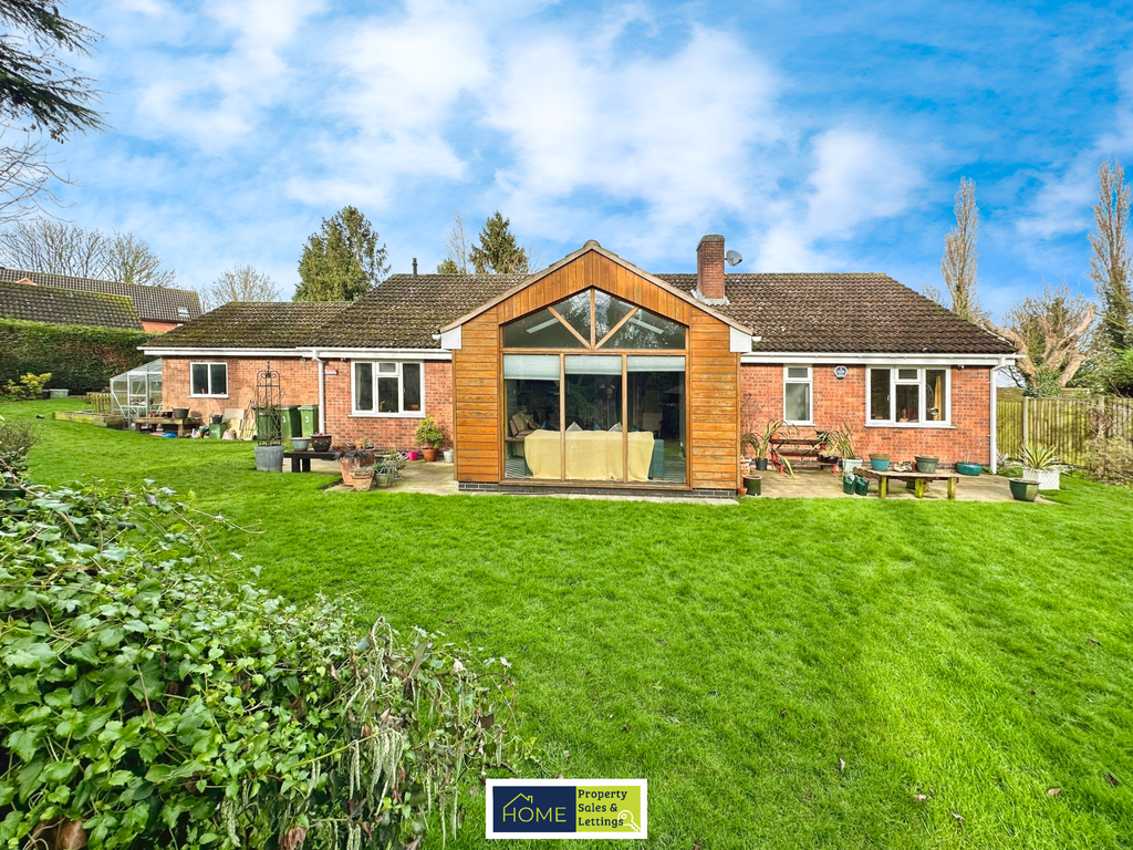 3 bed bungalow for sale in Gayton Heights, Enderby, Leicester LE19, £
