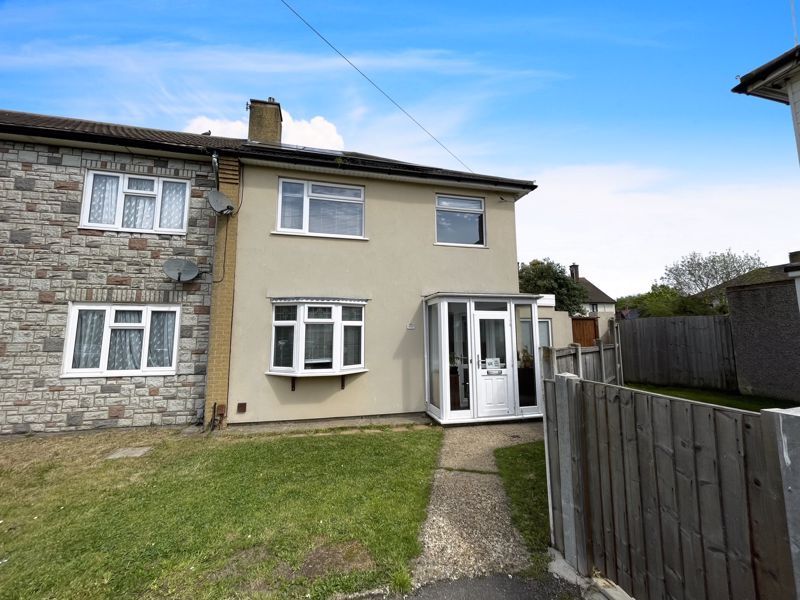 3 bed terraced house for sale in Hamble Lane, South Ockendon RM15, £