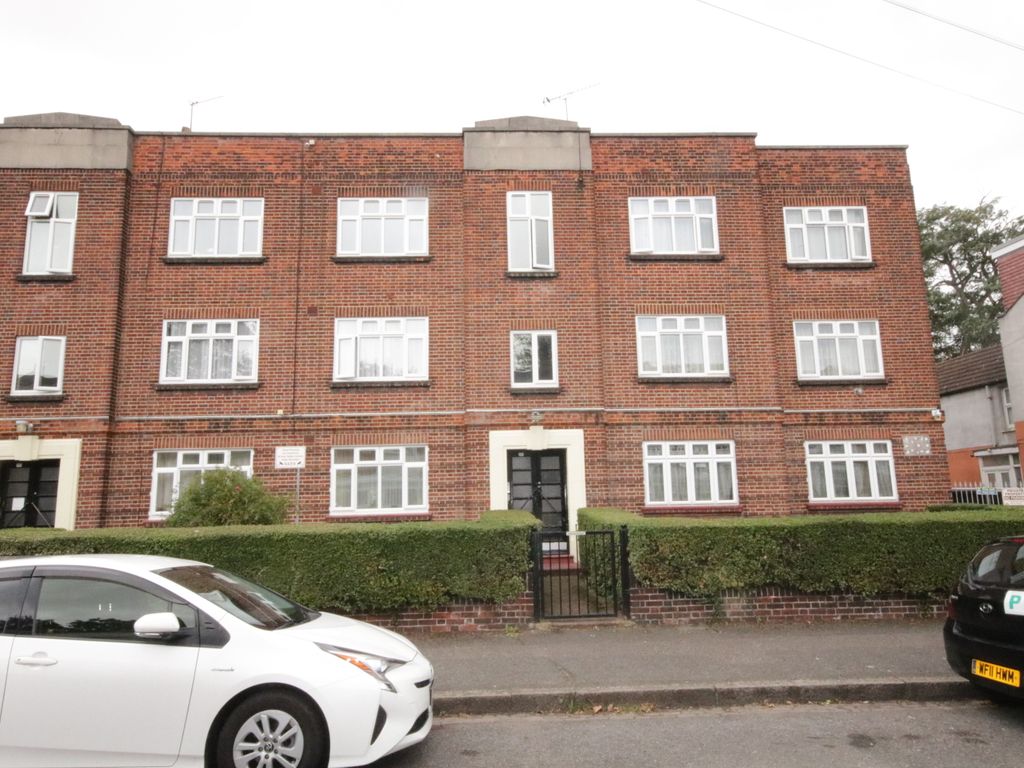 2 bed flat for sale in Crosby Road, Forest Gate, London E7, £250,000 Zoopla