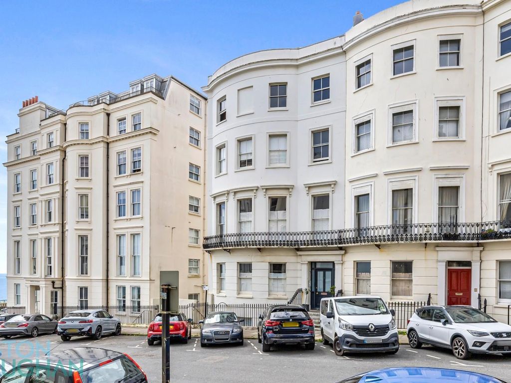 6 bed end terrace house for sale in Chesham Place, Brighton BN2, £