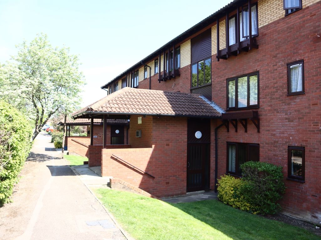 2 bed flat to rent in Troutbeck, Peartree Bridge, Milton Keynes