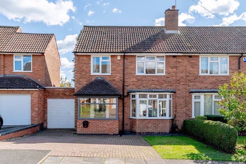 3 bed semidetached house for sale in Kerry Close, Northfield