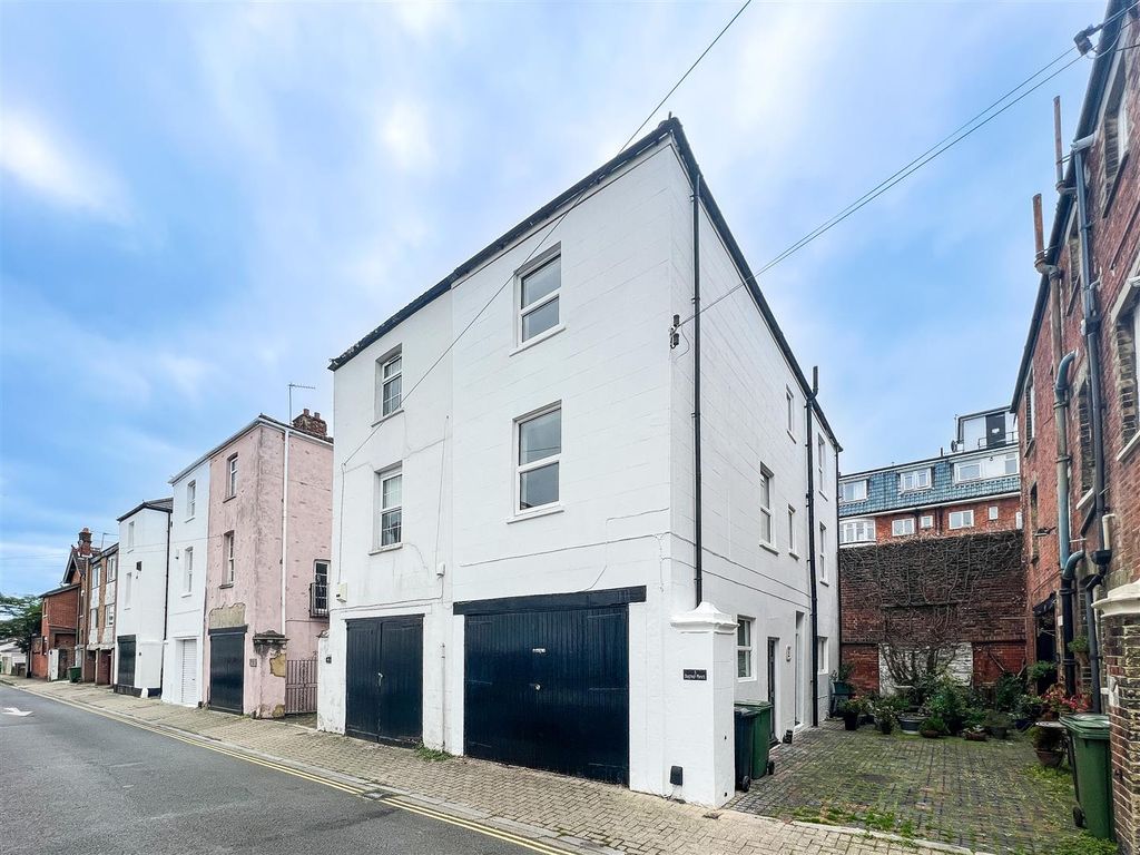 3 bed semidetached house for sale in Auckland Road East, Southsea PO5