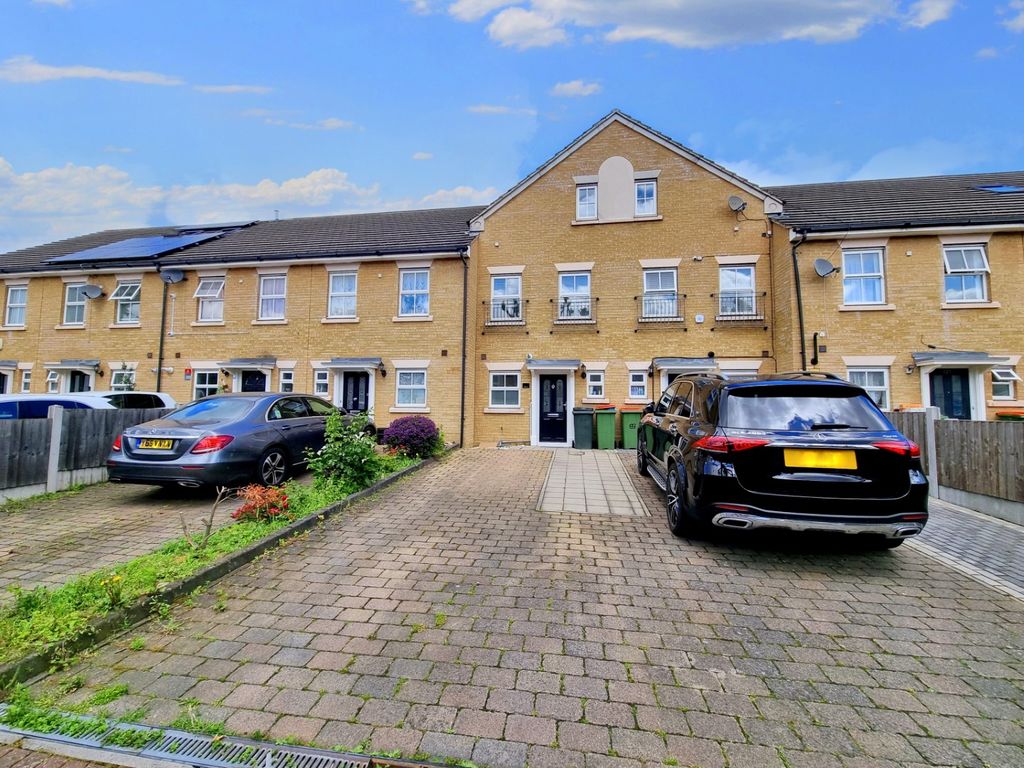 3 bed property to rent in Neville Road, Forest Gate E7, £2,500 pcm Zoopla