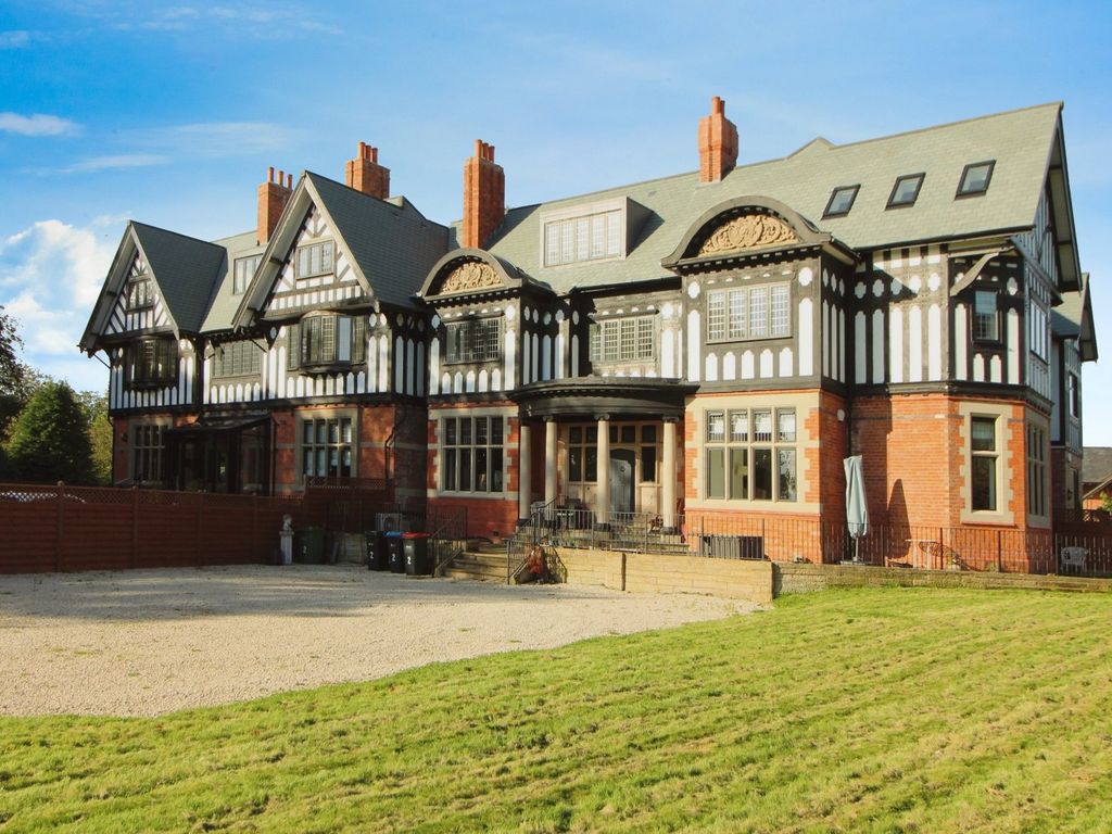 2 bed flat for sale in Ferma Lane, Great Barrow, Chester, Cheshire CH3, £350,000 Zoopla