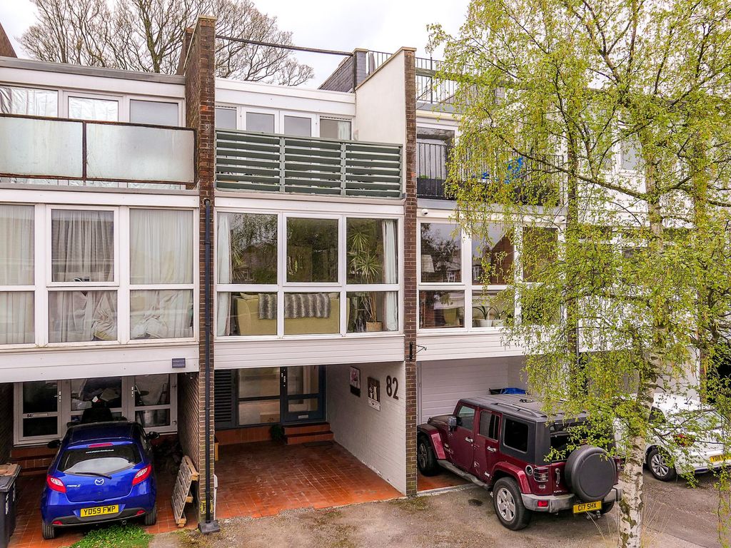 3 bed town house for sale in Harcourt Drive, Harrogate HG1 Zoopla